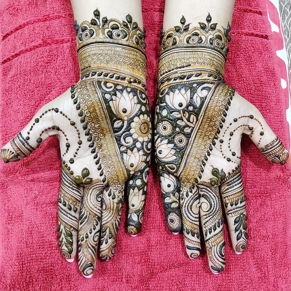 Basic Mehendi Art Services at Best Price in delhi | Kamal Marwadi Mehndi Art